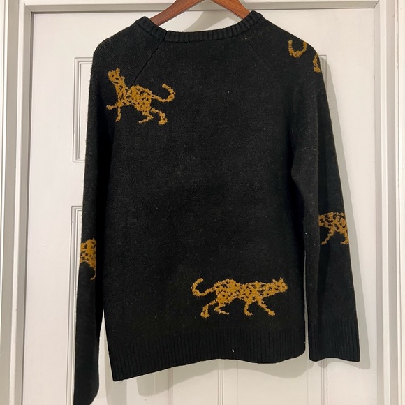 VINNIE LOUISE - THML Living In Leopard Sweater Size large - Picture 3 of 4